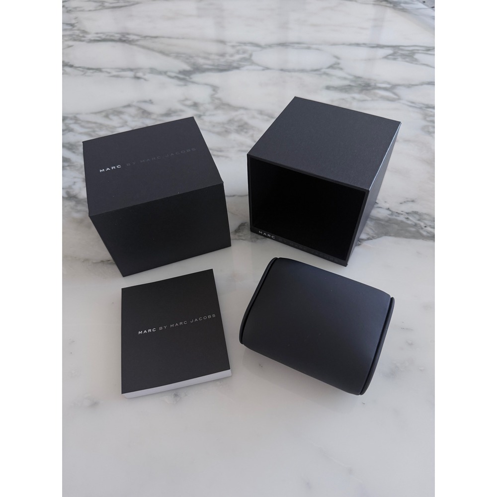 Marc by Marc Jacobs Black Watch Box Replacement Case with Pillow and Booklet - Picture 2 of 5